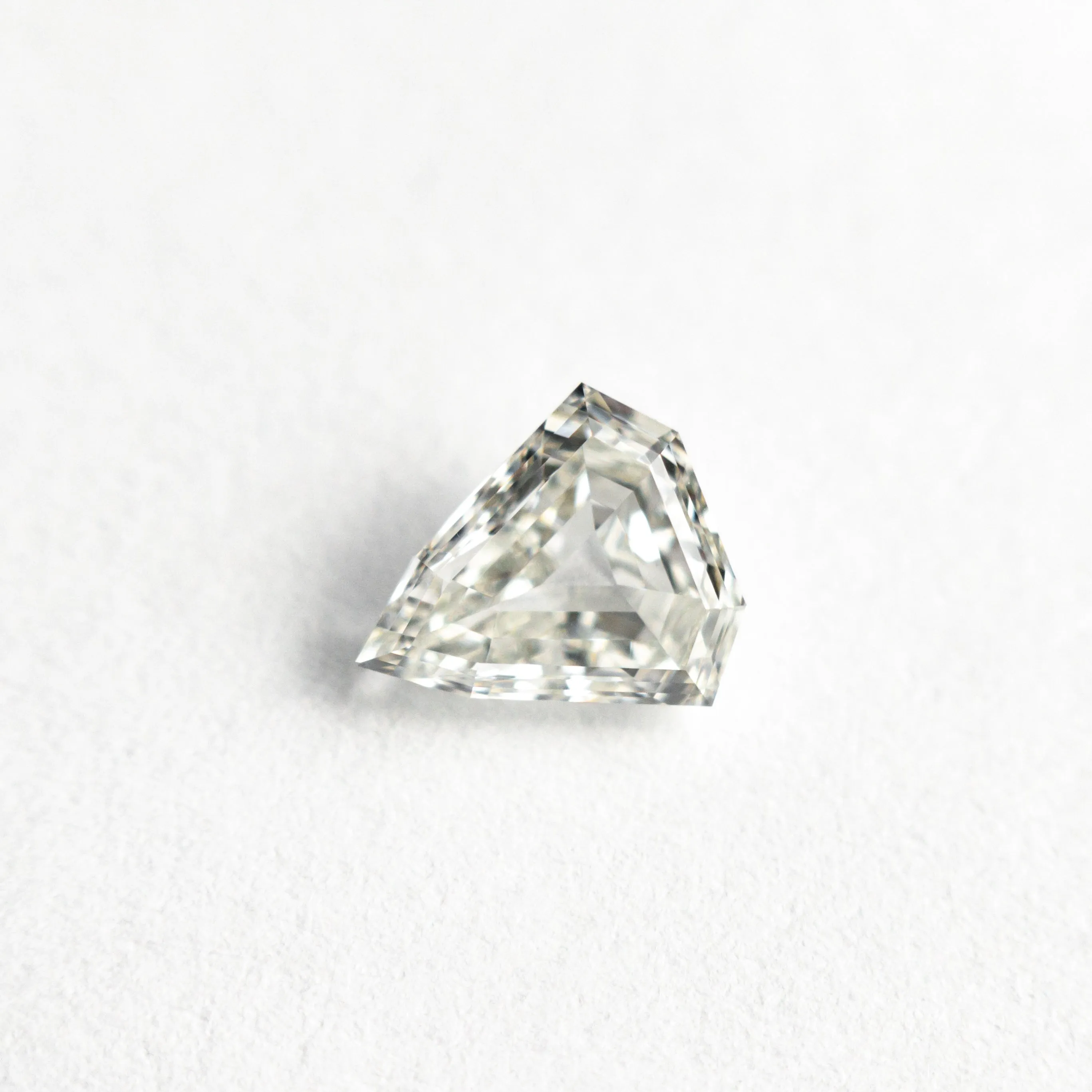 0.54ct 5.86x5.33x2.44mm VS1 J Shield Step Cut  21230-01