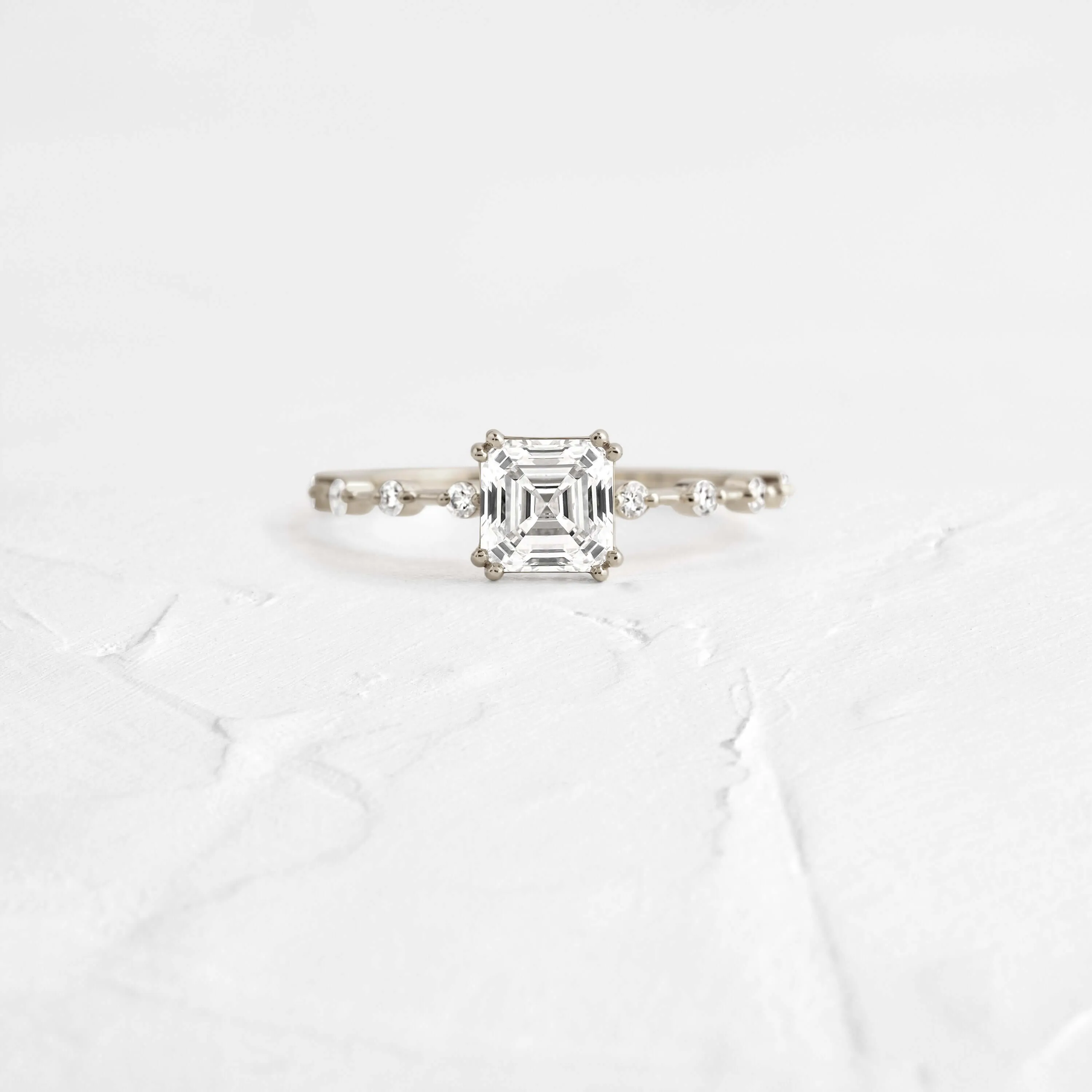 Distance Ring, Asscher Cut