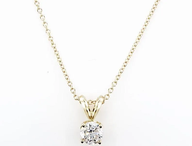 Solitaire Diamond Pendant (0.40Ctw)